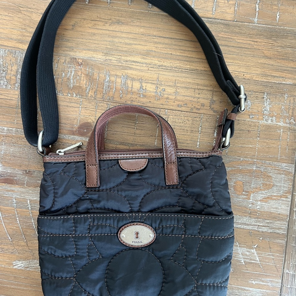 Fossil Black Quilted Key Per Shoulder Crossbody Brown Trim Carry-On Handbag
